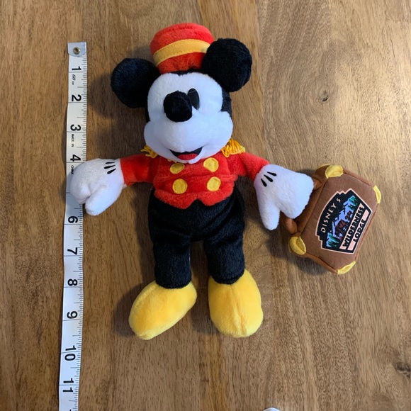 Vintage rare Disney’s Wilderness Lodge bellhop - Picture 2 of 4